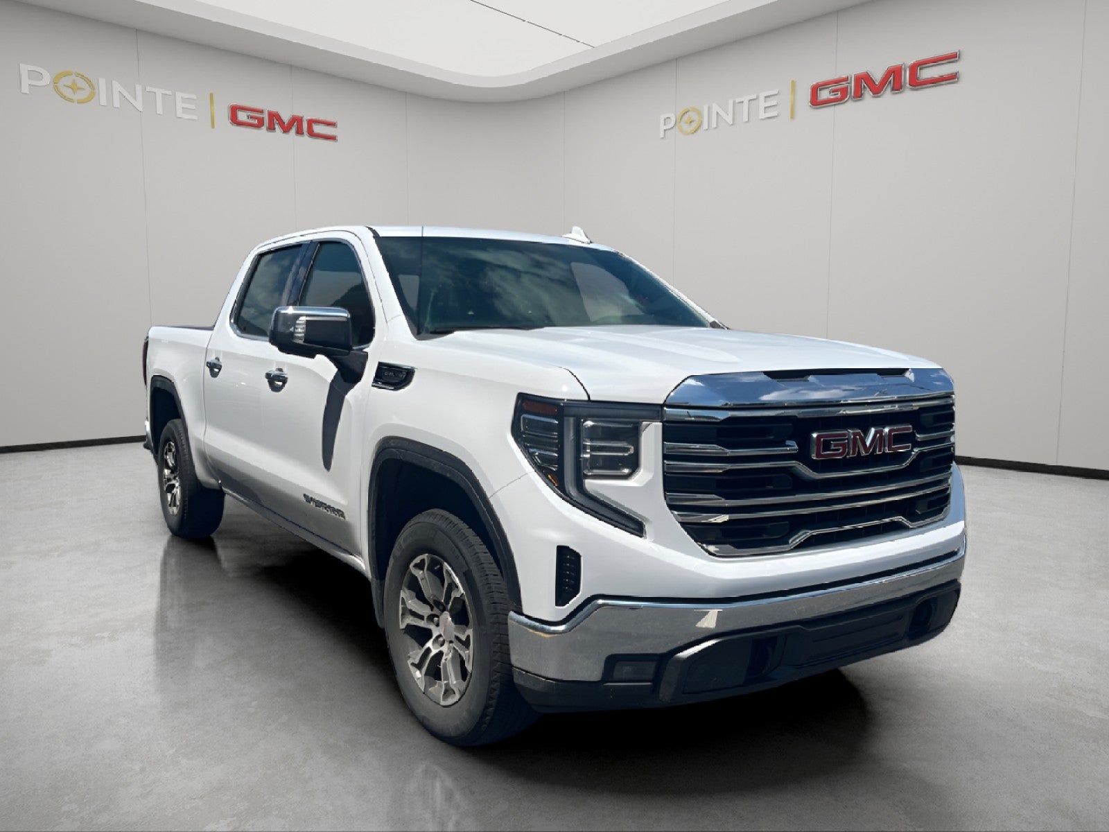 Summit White 2025 GMC Sierra 1500 SLT Crew Cab 4WD Pickup Truck Four-Wheel Drive Automatic