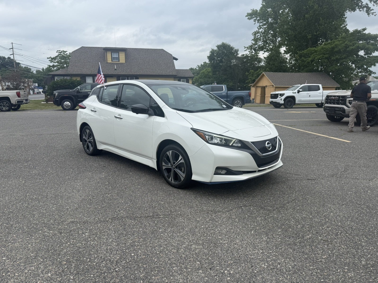 White 2020 Nissan LEAF Hatchback Front-Wheel Drive Automatic