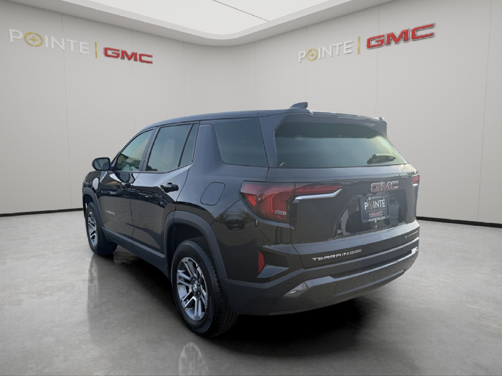 View vehicle photo 5