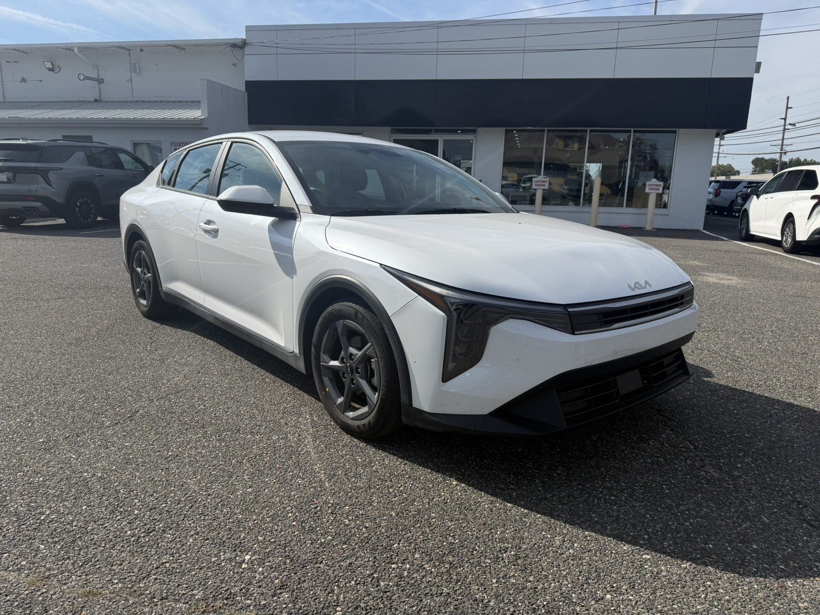White 2025 Kia K4 Sedan Front-Wheel Drive 