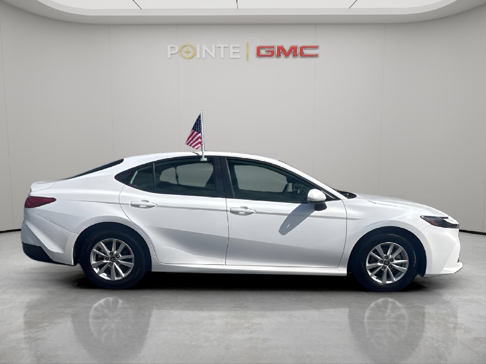 View vehicle photo 2