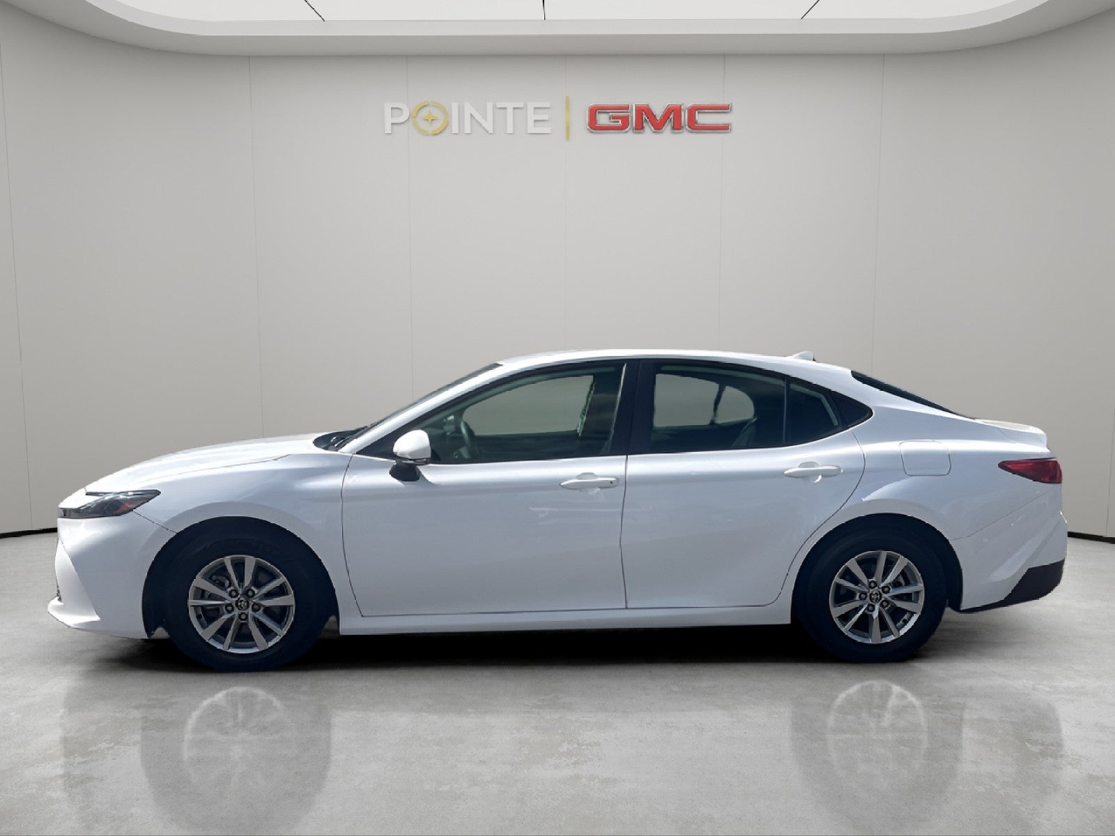 View vehicle photo 6