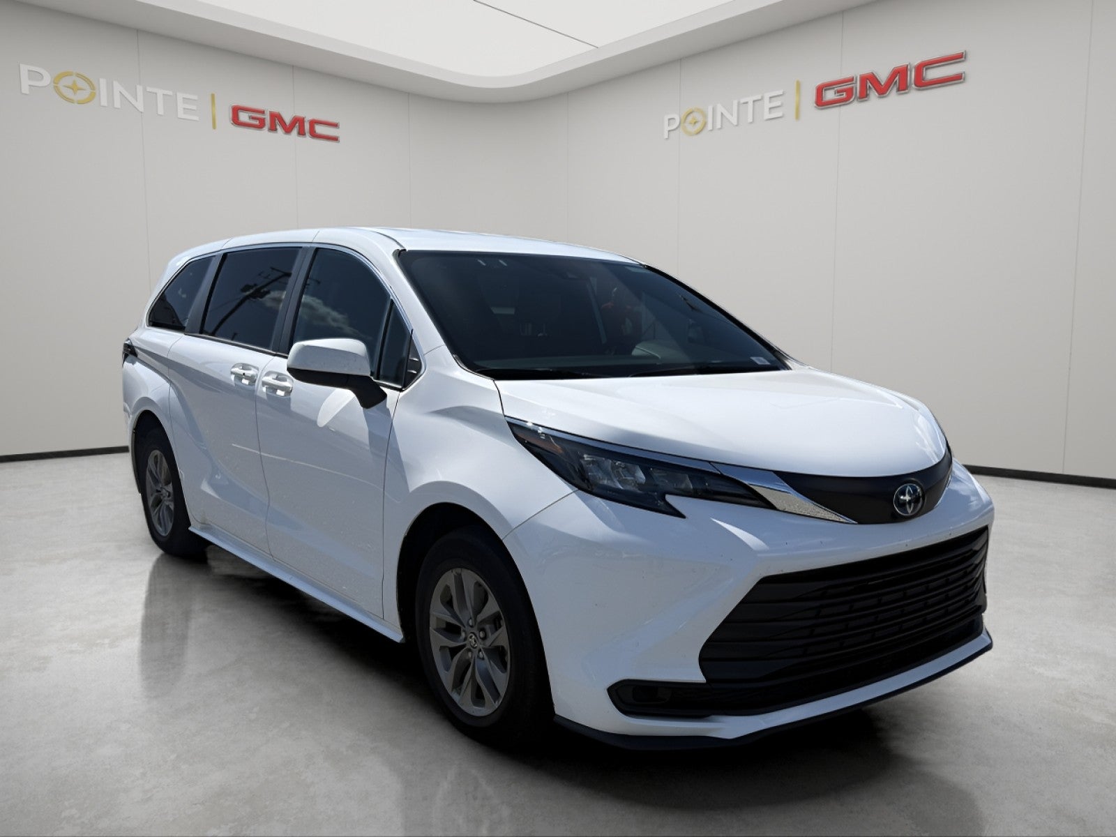 White 2025 Toyota Sienna Minivan Front-Wheel Drive 