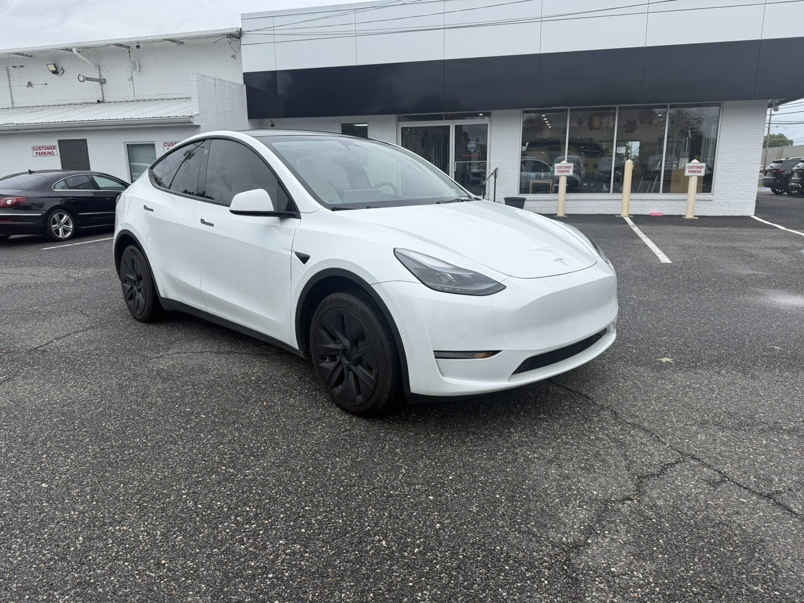 White 2022 Tesla Model Y SUV / Crossover All-Wheel Drive Automatic