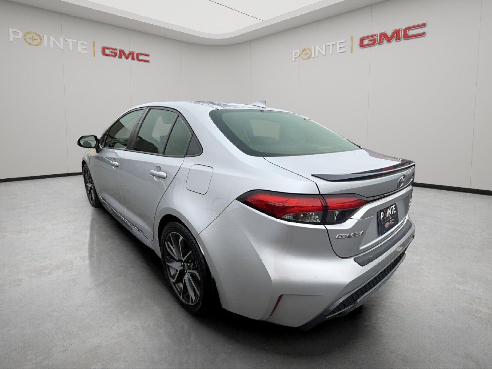 View vehicle photo 7