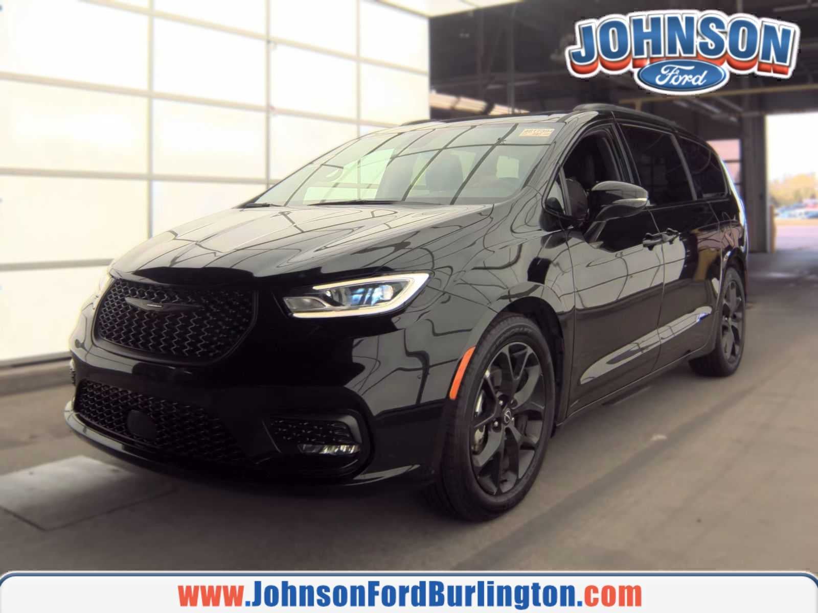 2025 Chrysler Pacifica Limited FWD    