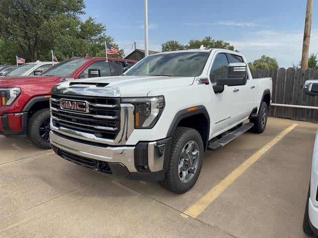 Summit White 2026 GMC Sierra 2500HD Pickup Truck Four-Wheel Drive Automatic