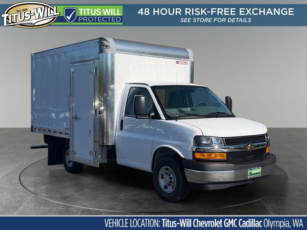 Summit White 2026 Chevrolet Express Chassis Van Rear-Wheel Drive Automatic