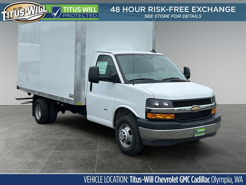 Summit White 2025 Chevrolet Express Chassis Van Rear-Wheel Drive Automatic