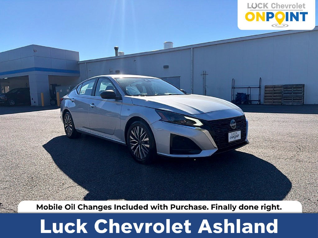 Silver 2025 Nissan Altima Sedan Front-Wheel Drive Automatic