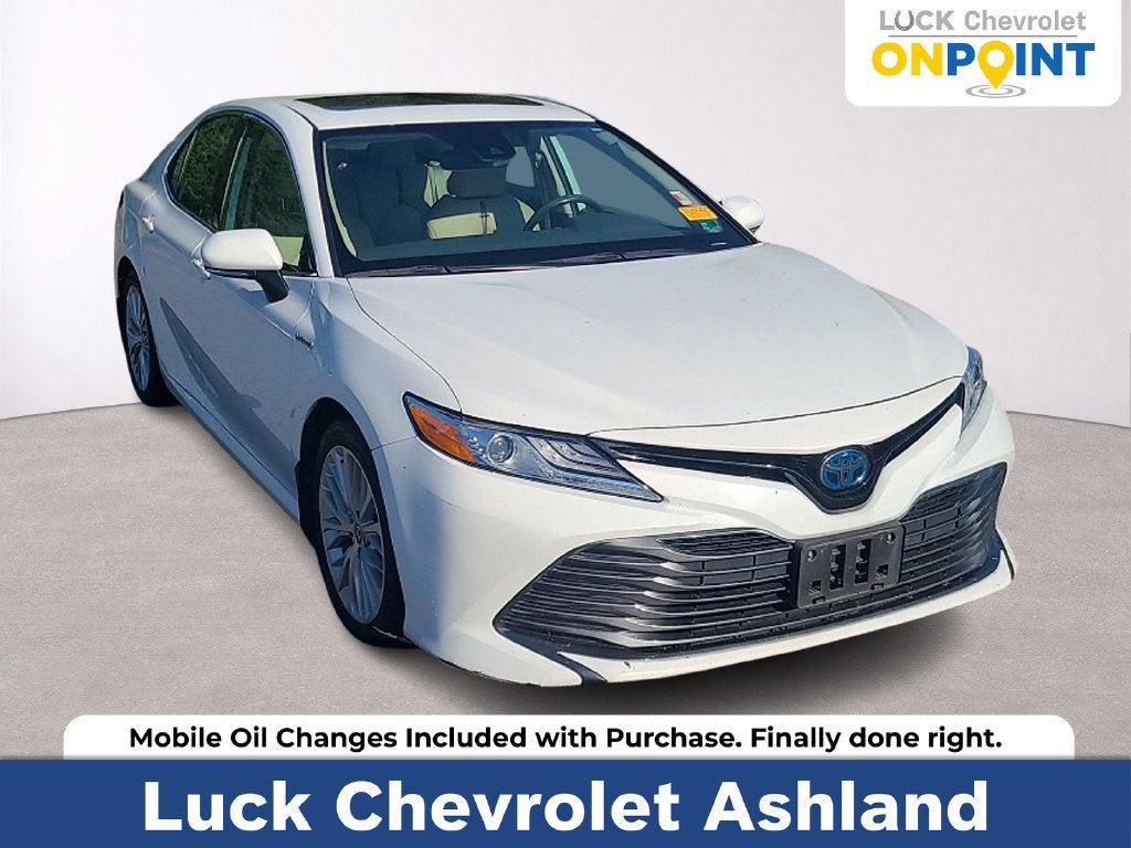 White 2020 Toyota Camry Hybrid Sedan Front-Wheel Drive 