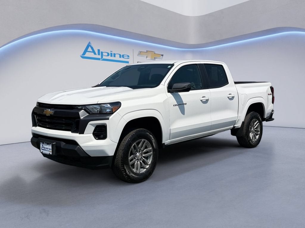 Summit White 2024 Chevrolet Colorado Pickup Truck Four-Wheel Drive Automatic
