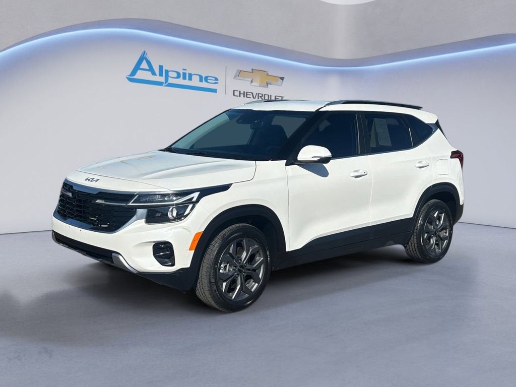  2024 Kia Seltos SUV / Crossover All-Wheel Drive 