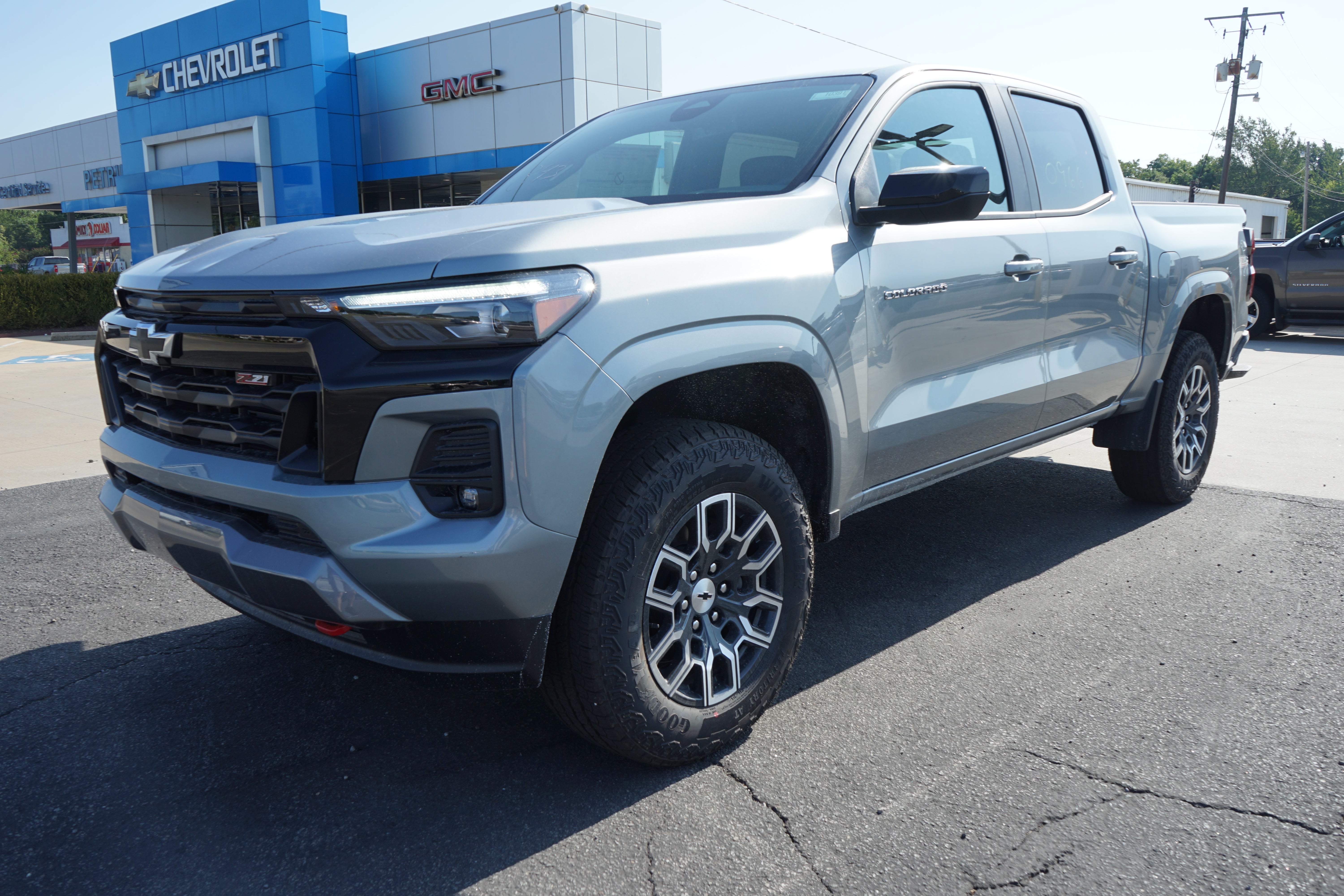 Sterling Gray Metallic 2026 Chevrolet Colorado Pickup Truck Four-Wheel Drive Automatic