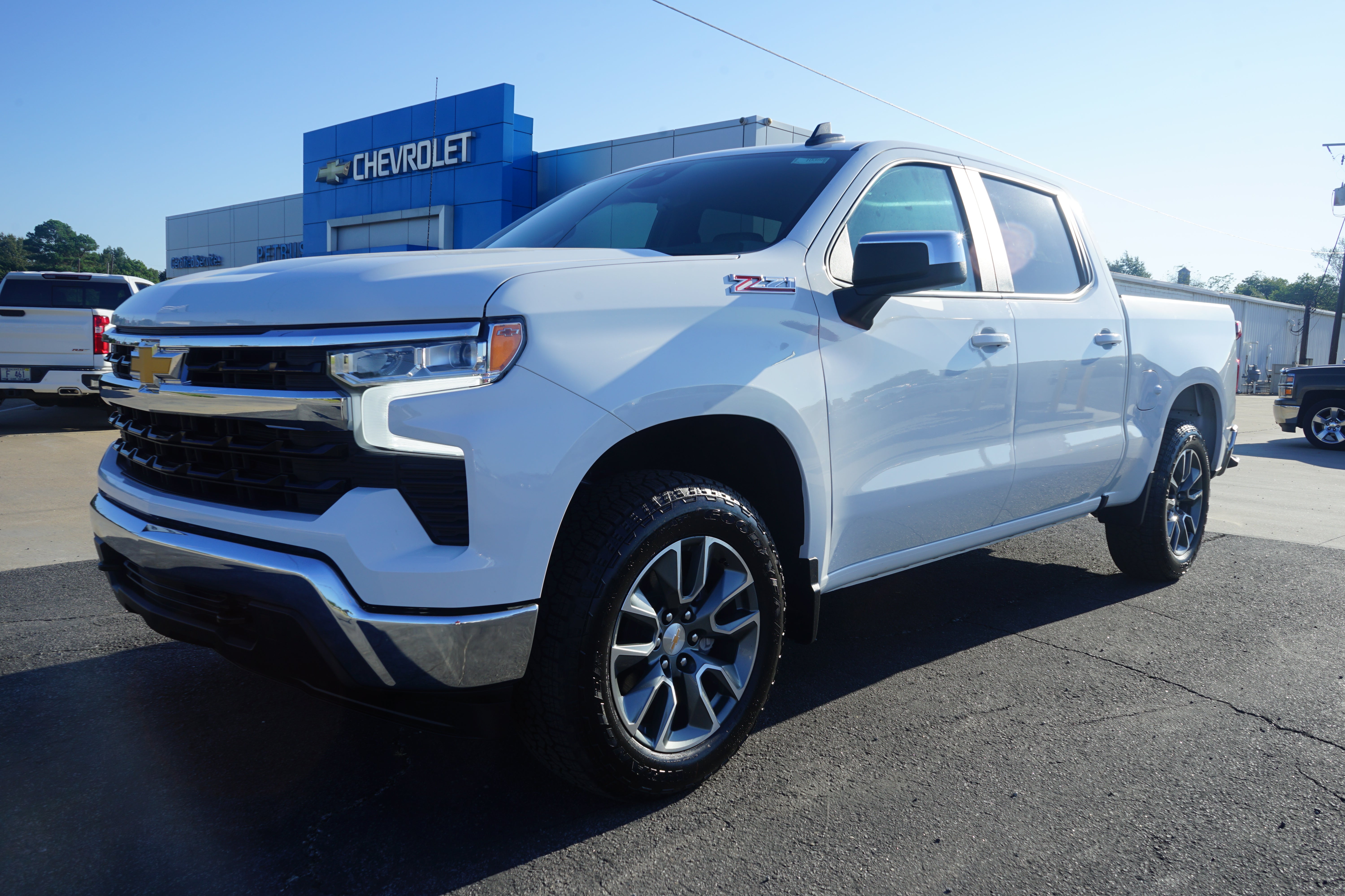 Summit White 2026 Chevrolet Silverado 1500 Pickup Truck Four-Wheel Drive Automatic