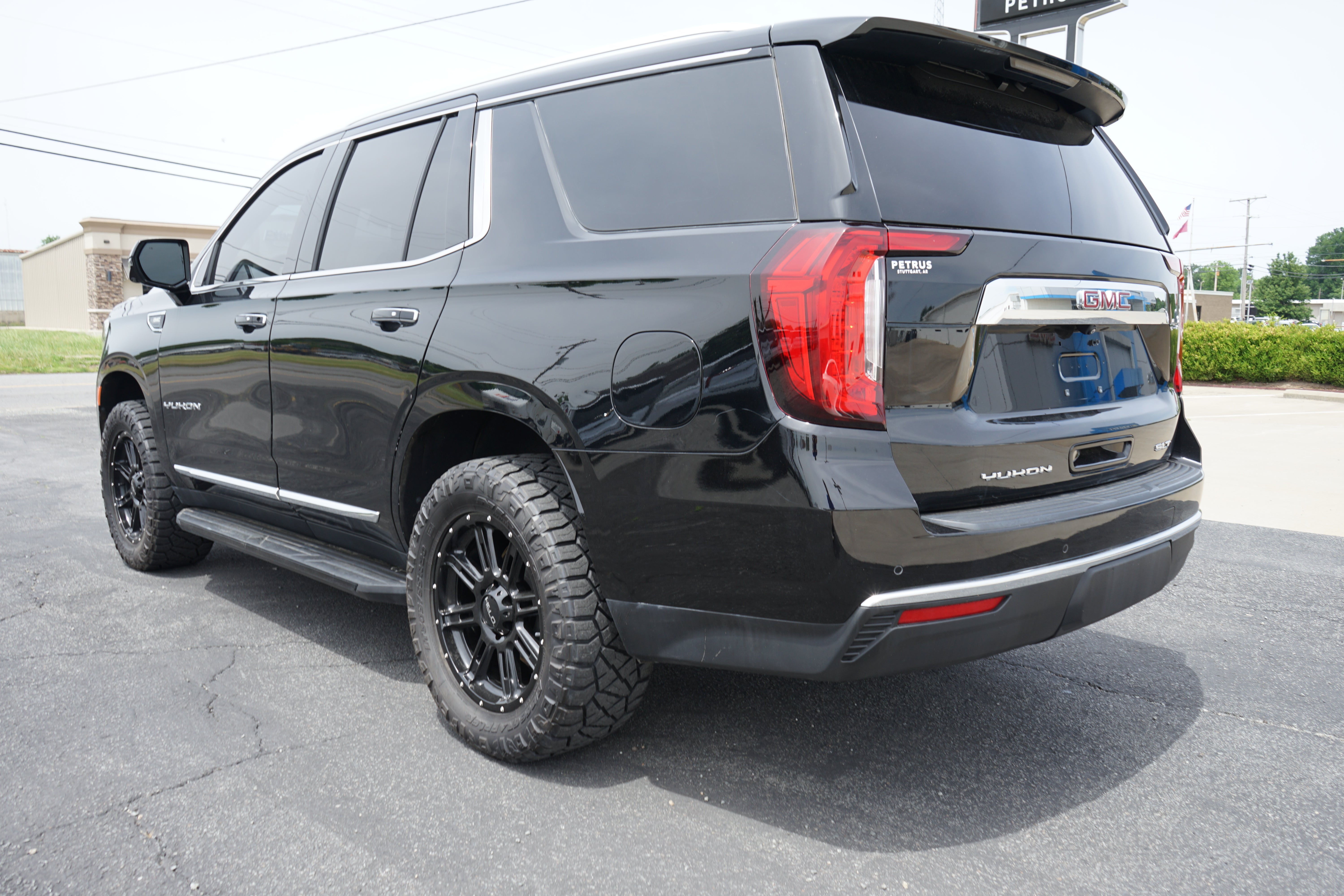 View vehicle photo 3