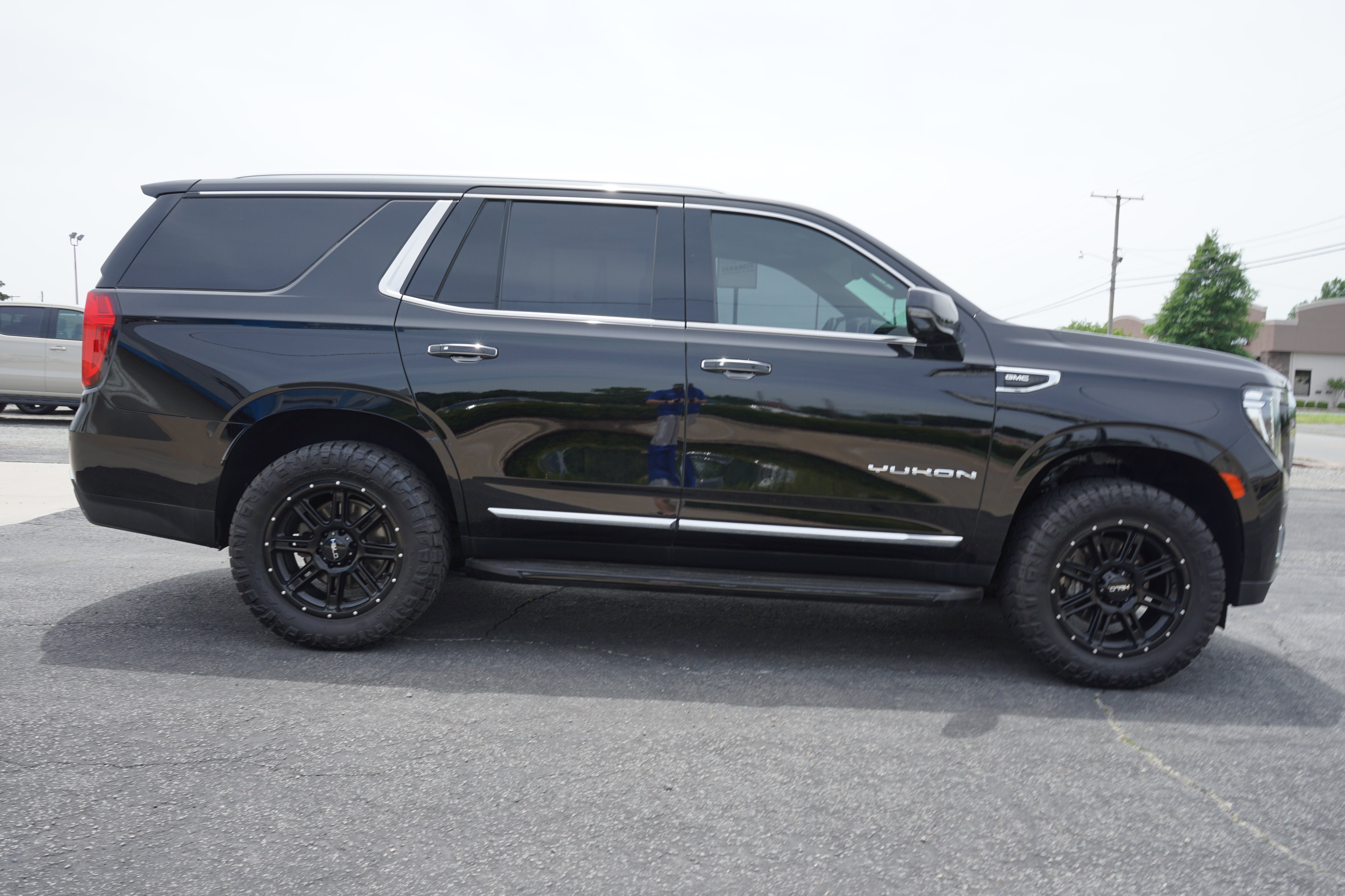View vehicle photo 6
