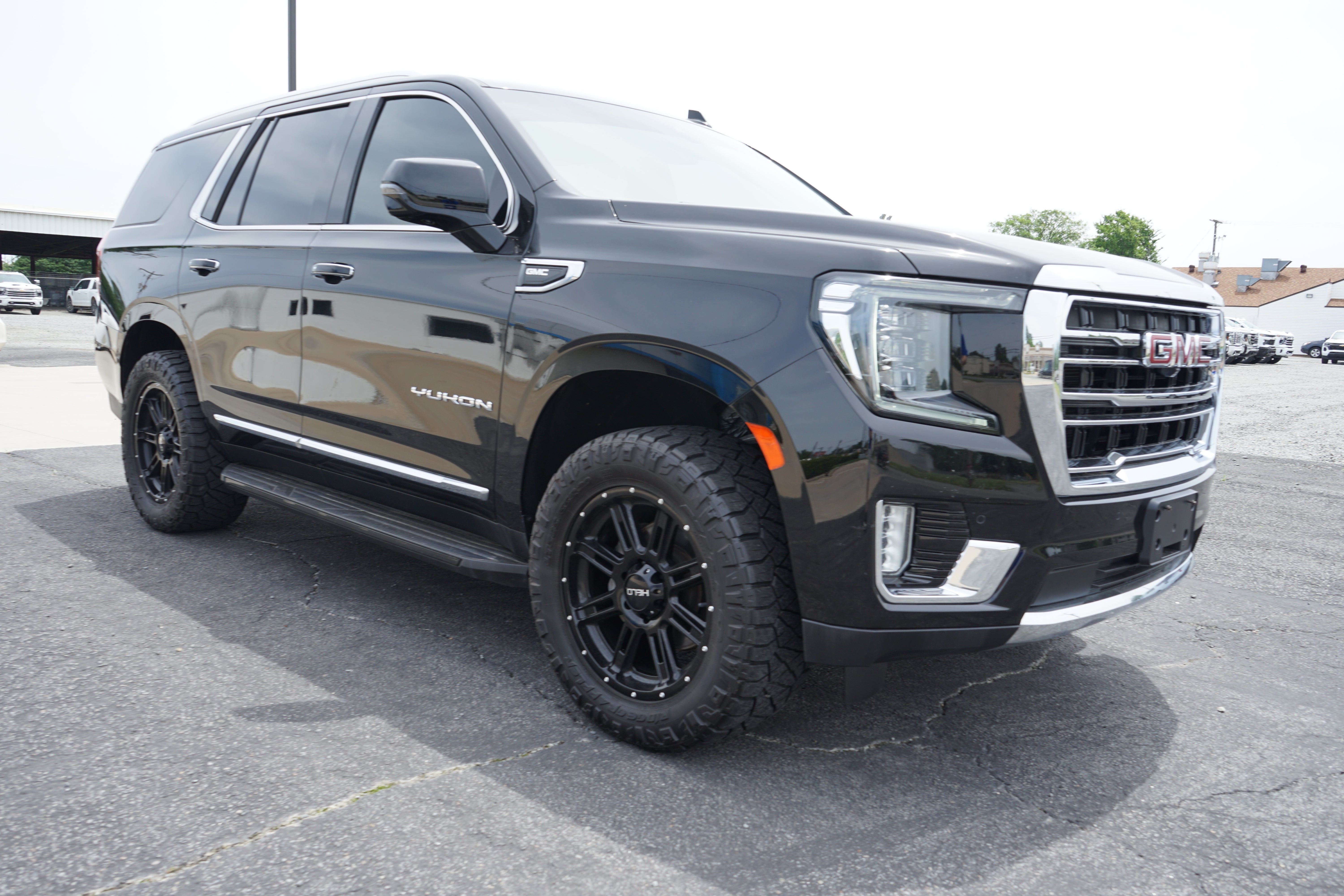 View vehicle photo 7