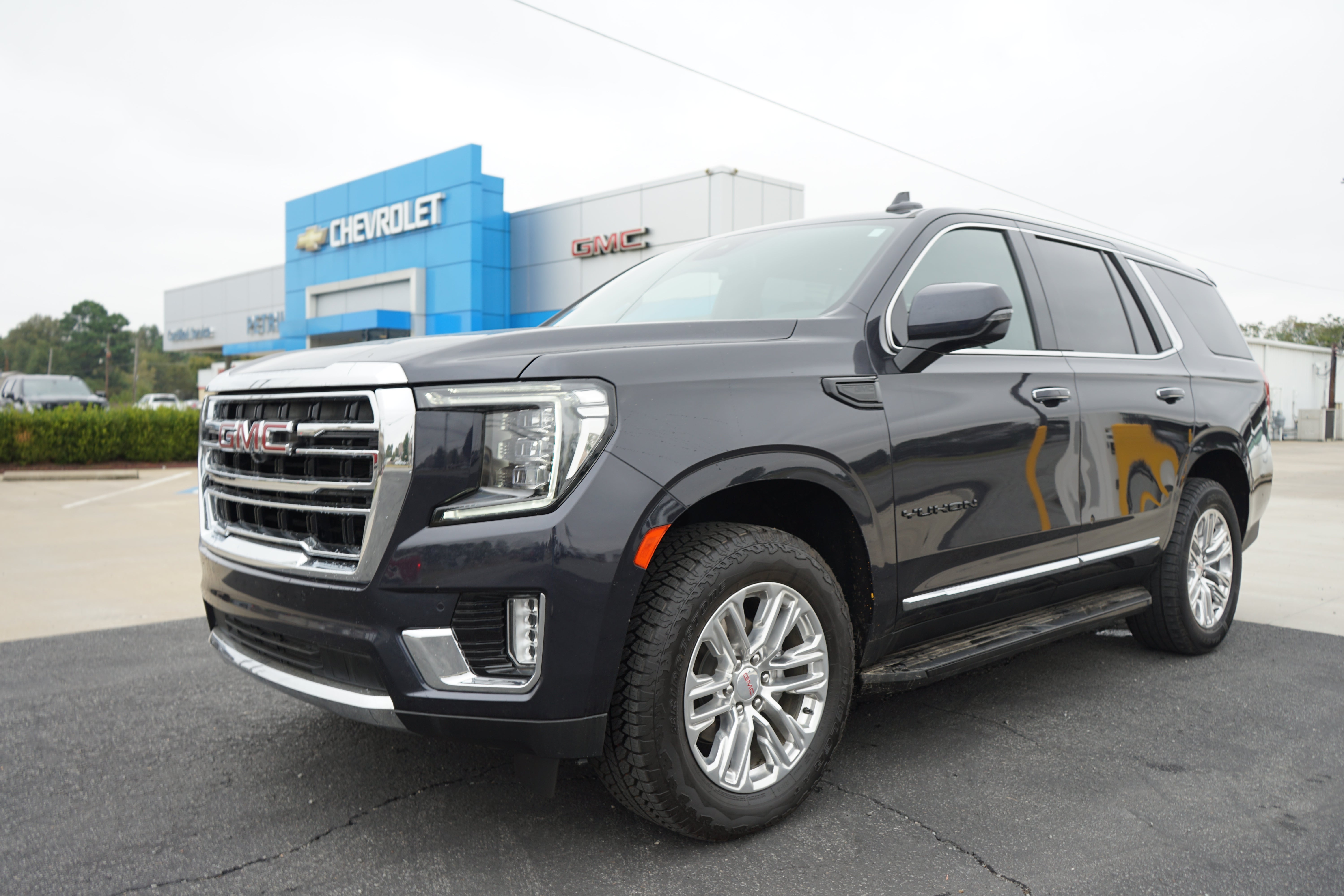  2023 GMC Yukon SLT 4WD   
