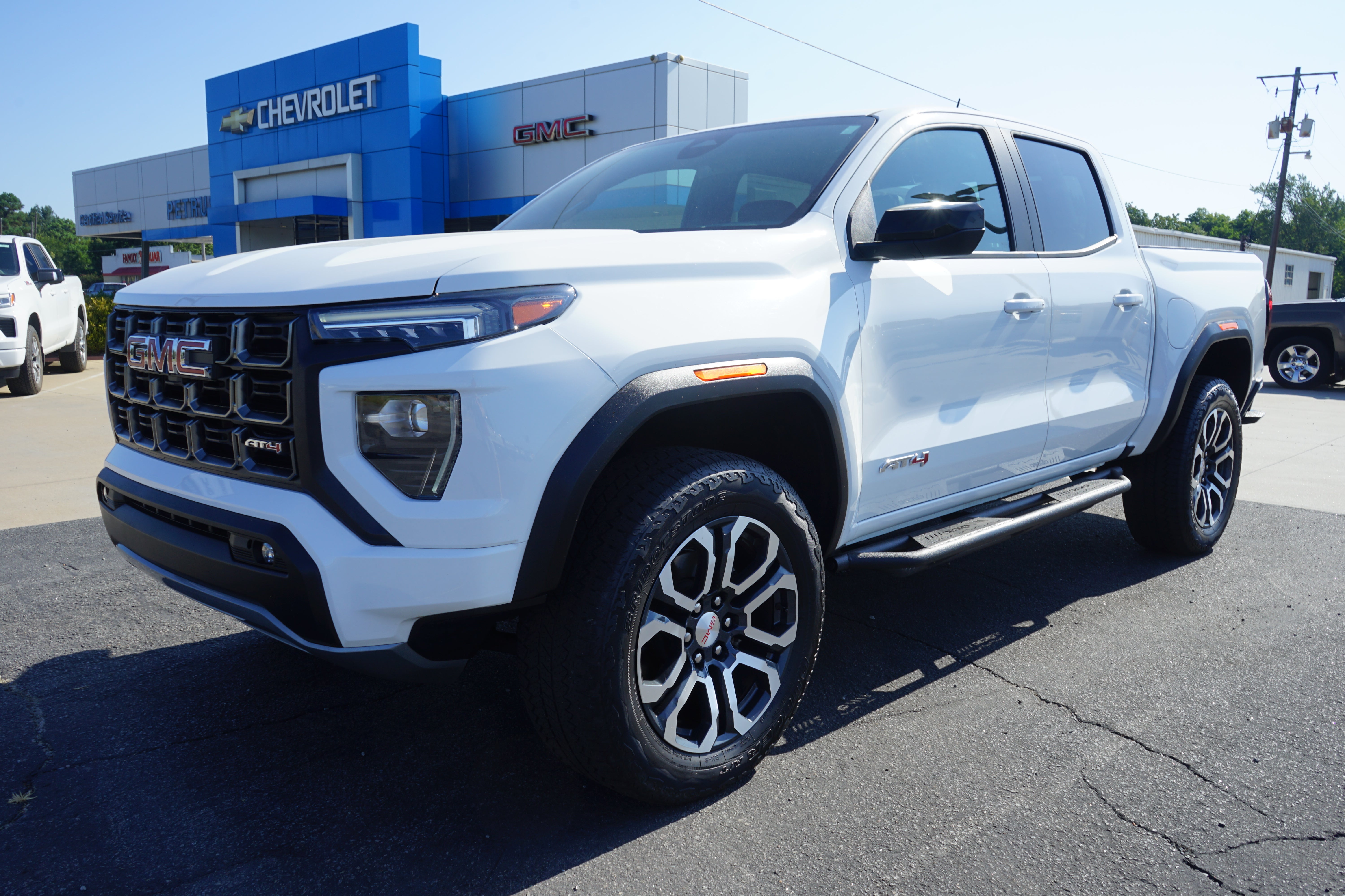  2023 GMC Canyon AT4 Crew Cab 4WD   