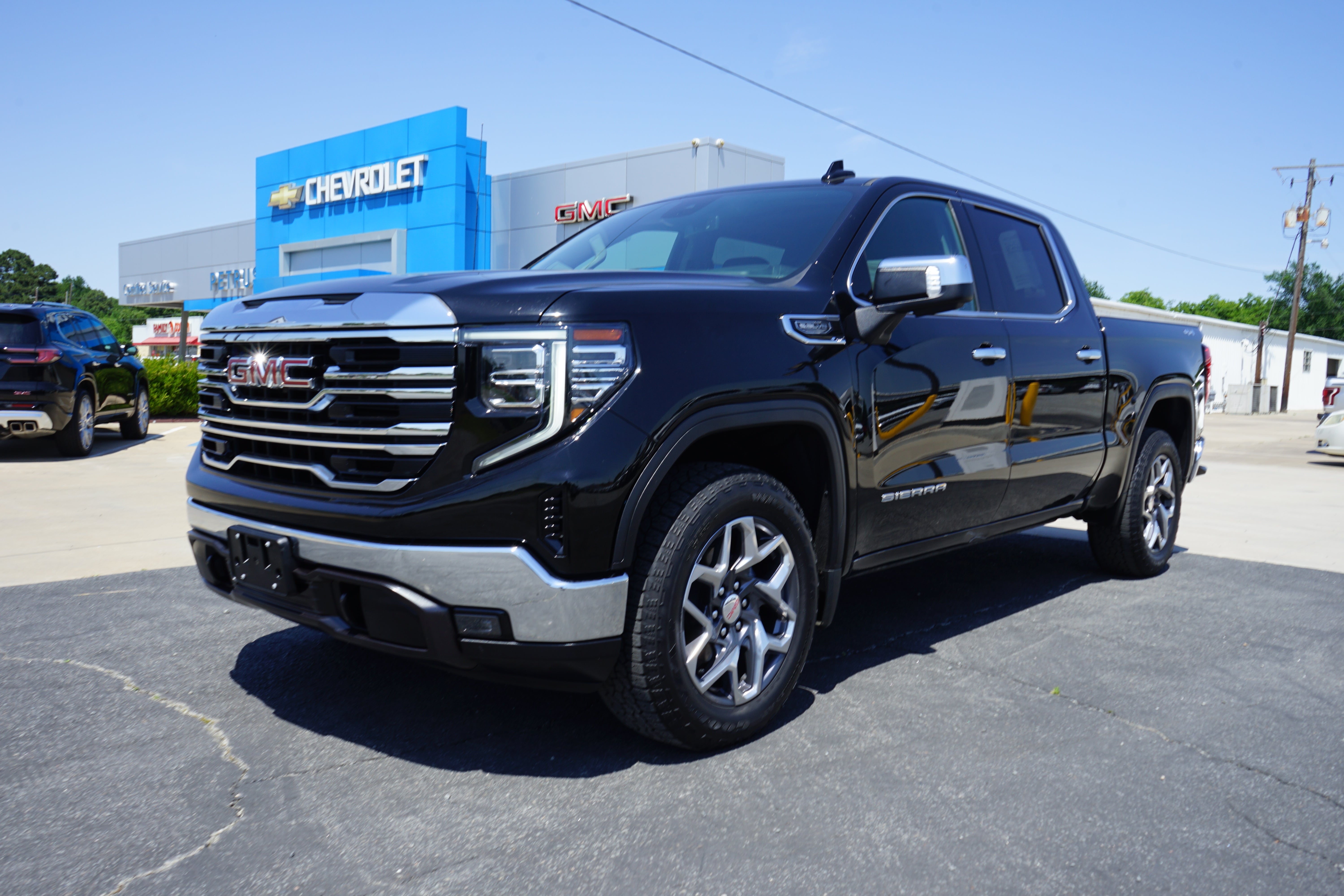 2022 GMC Sierra 1500 SLT Crew Cab 4WD   