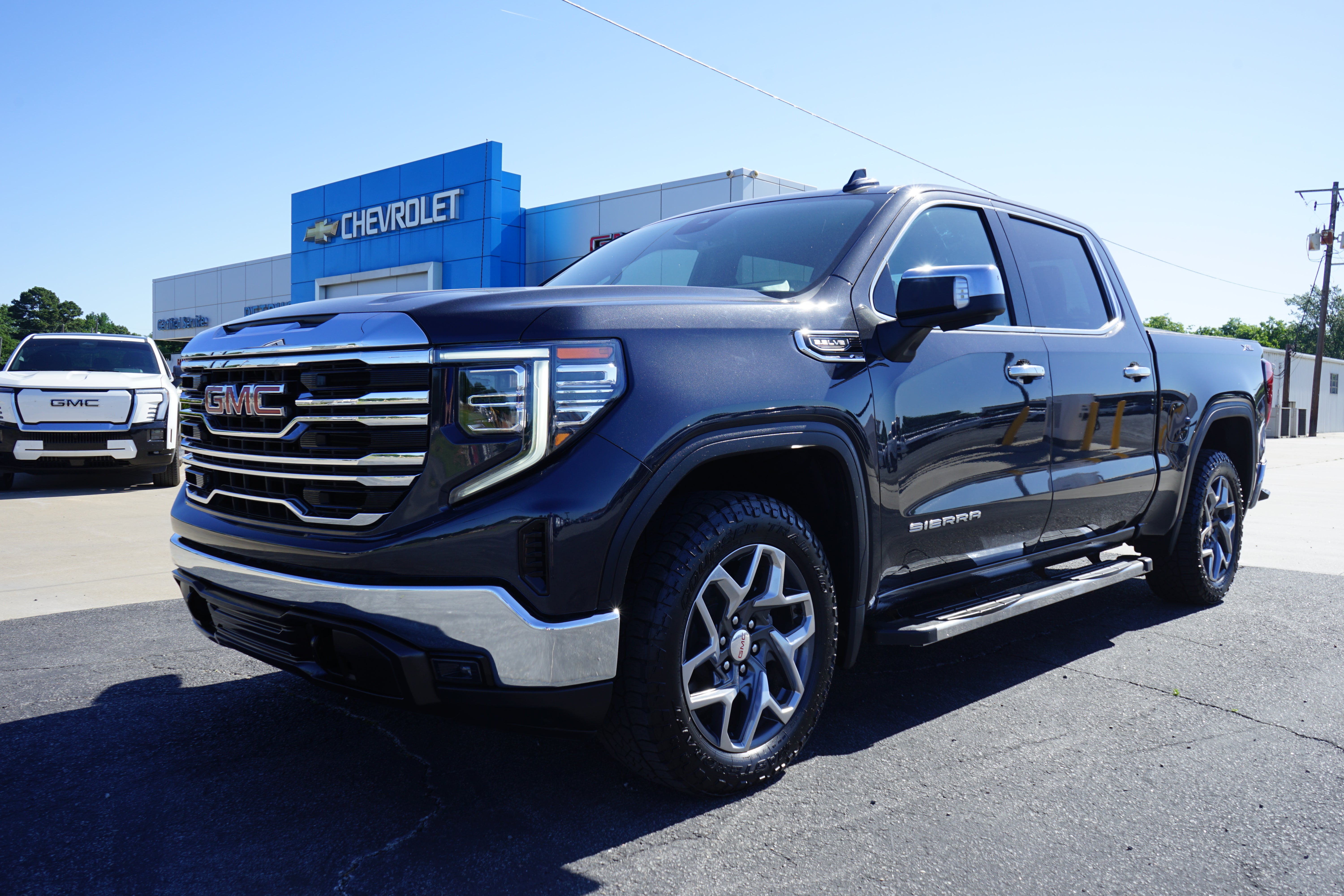  2024 GMC Sierra 1500 SLT Crew Cab 4WD   