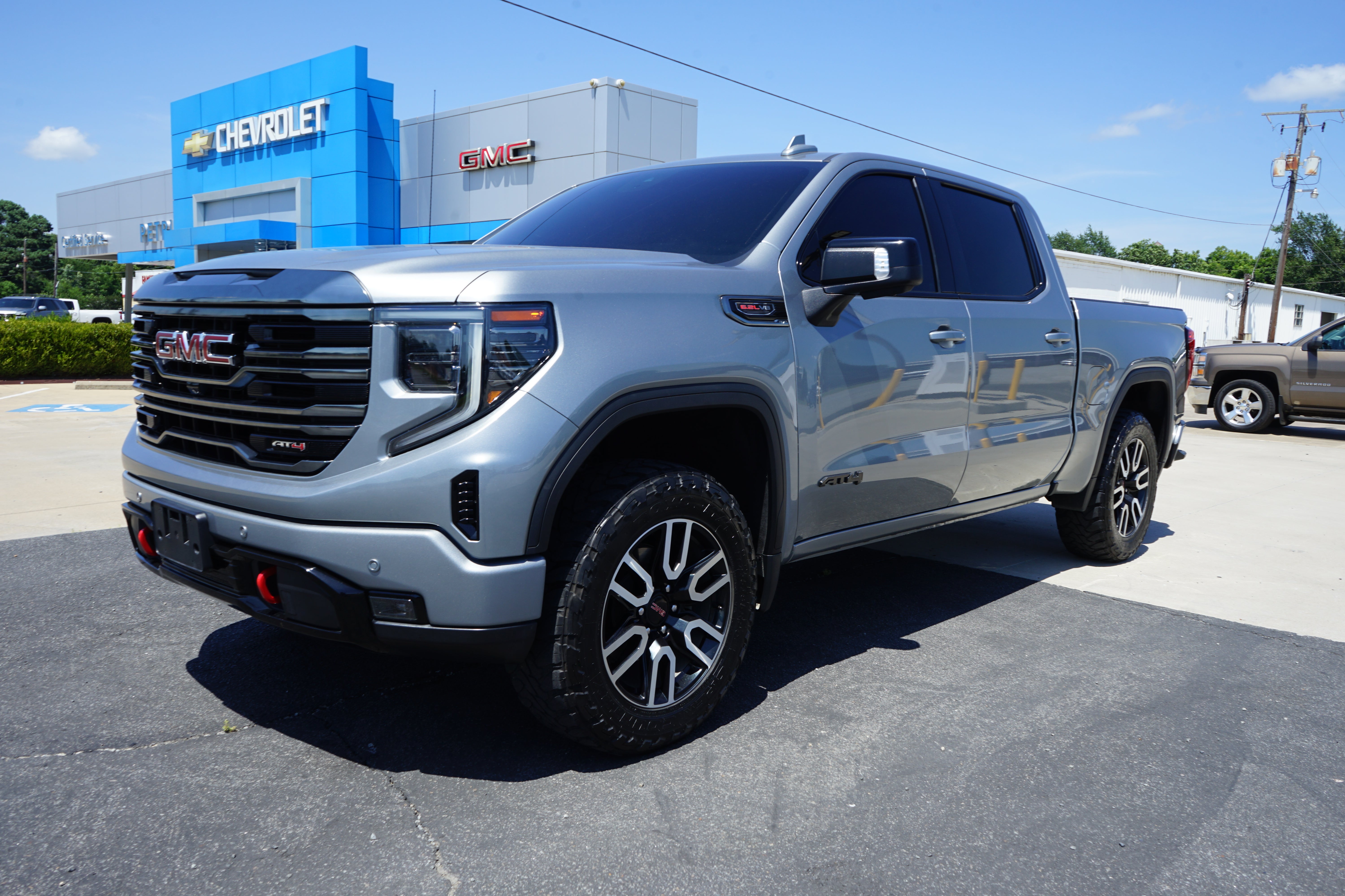  2023 GMC Sierra 1500 AT4 Crew Cab 4WD   