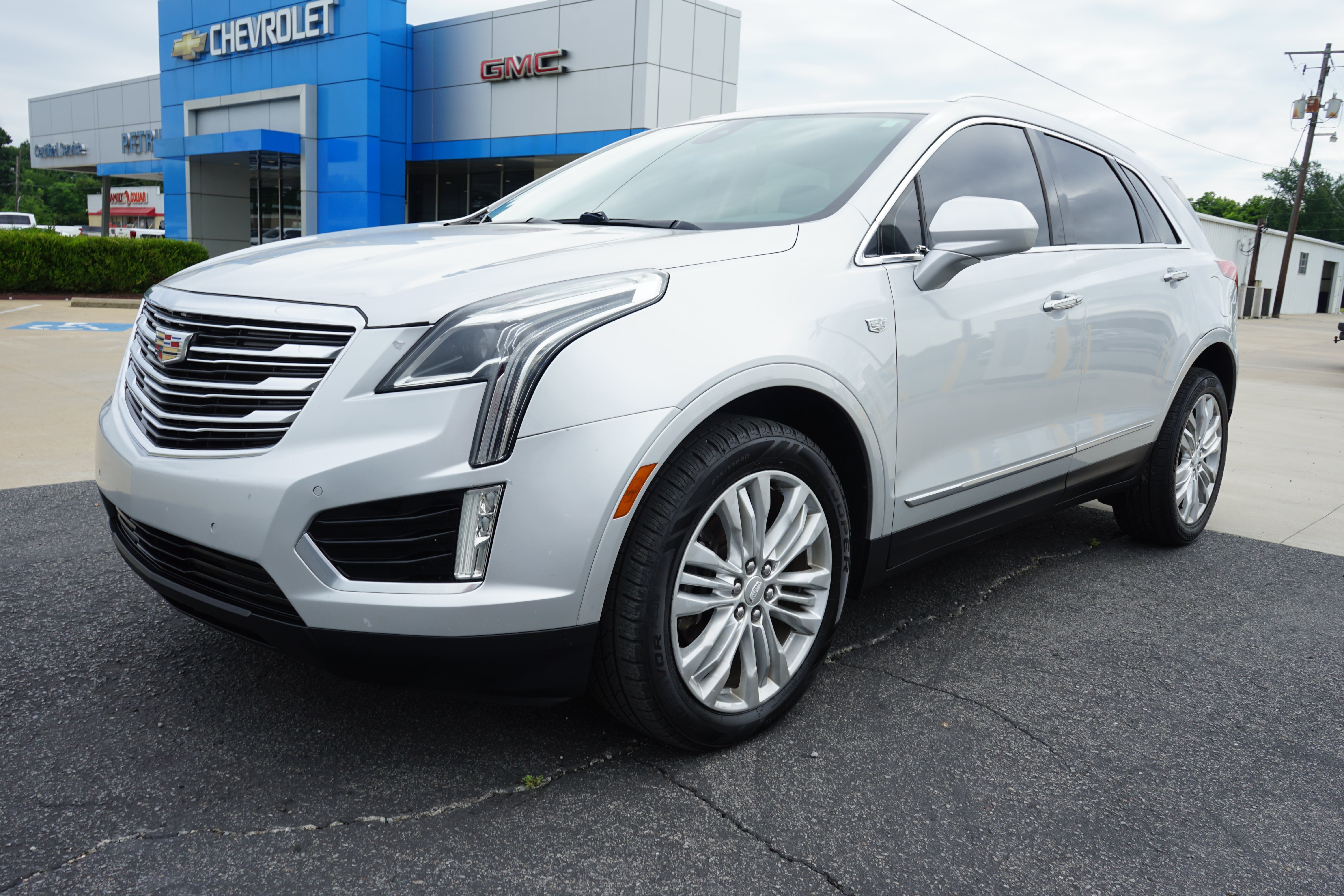 Radiant Silver Metallic 2018 Cadillac XT5 SUV / Crossover Front-Wheel Drive Automatic