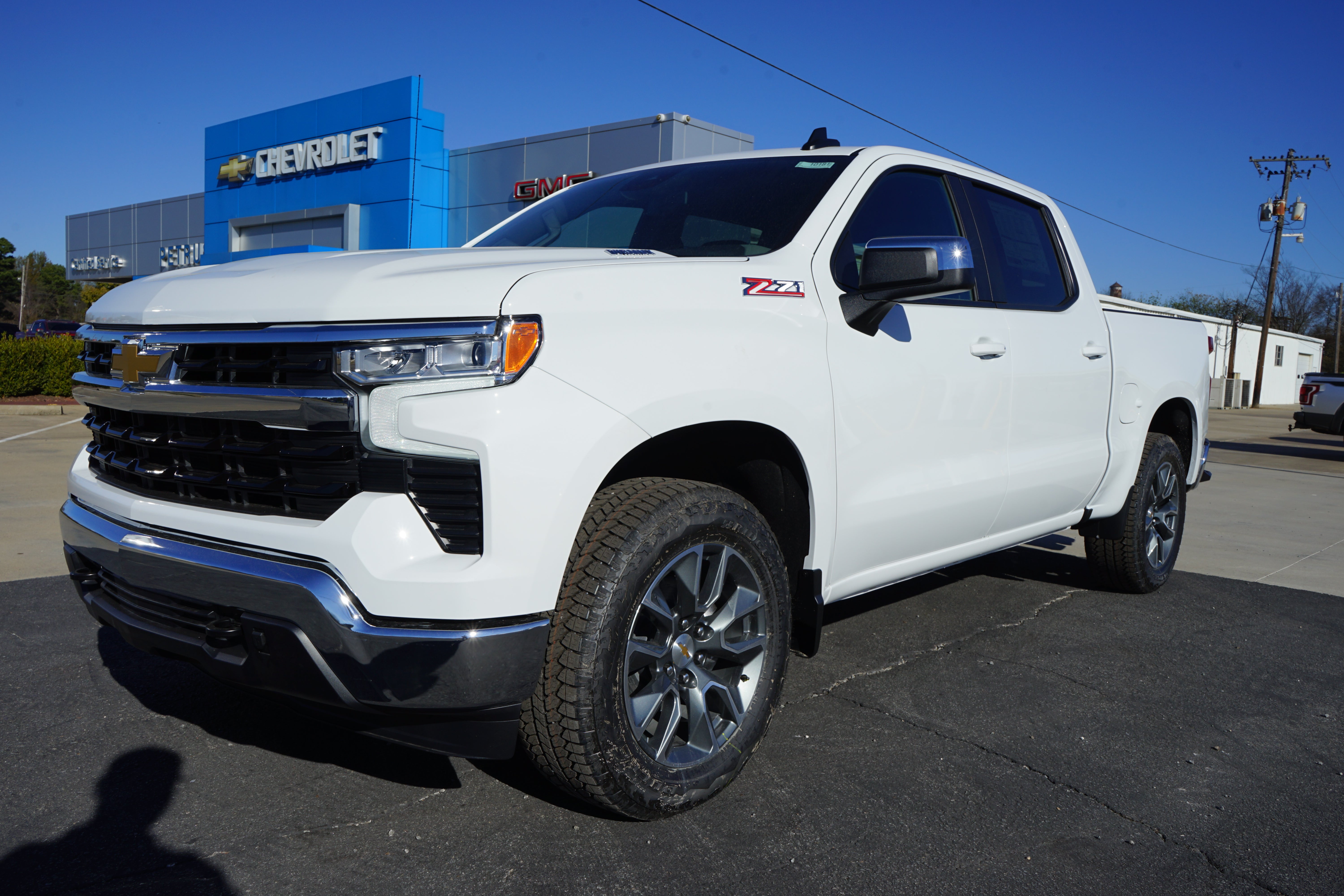 Summit White 2026 Chevrolet Silverado 1500 Pickup Truck Four-Wheel Drive Automatic