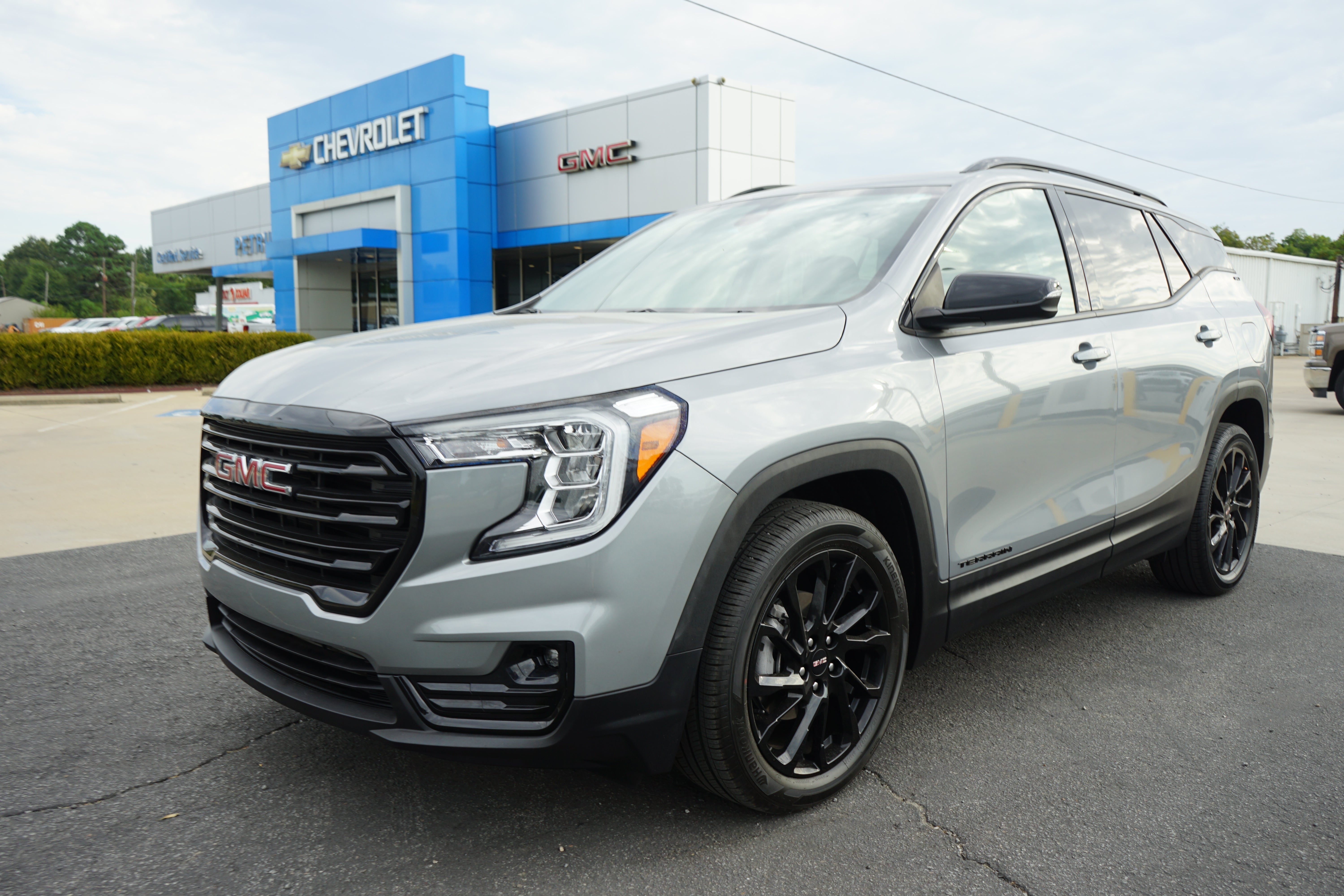  2023 GMC Terrain SLT FWD   