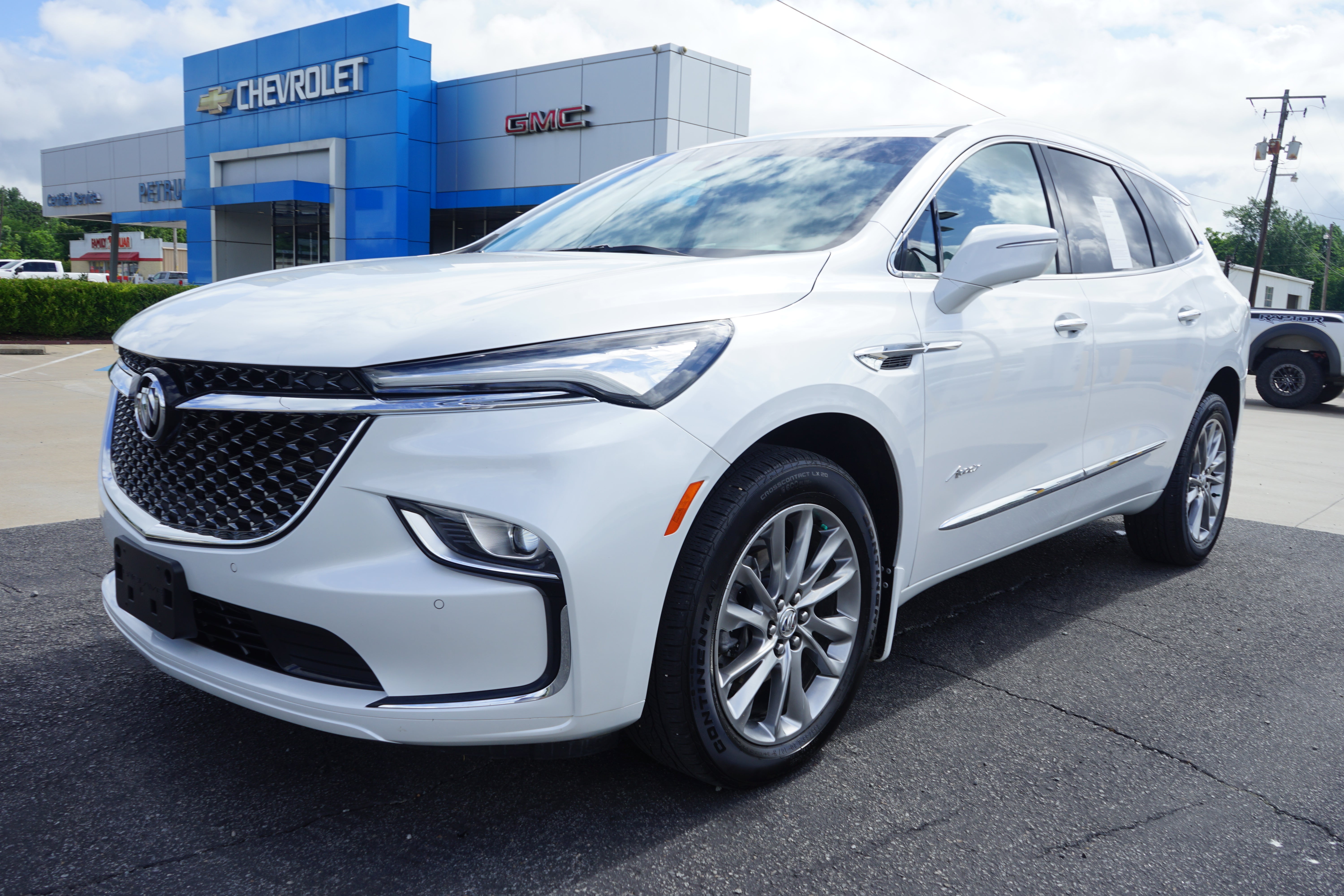  2023 Buick Enclave Avenir AWD   