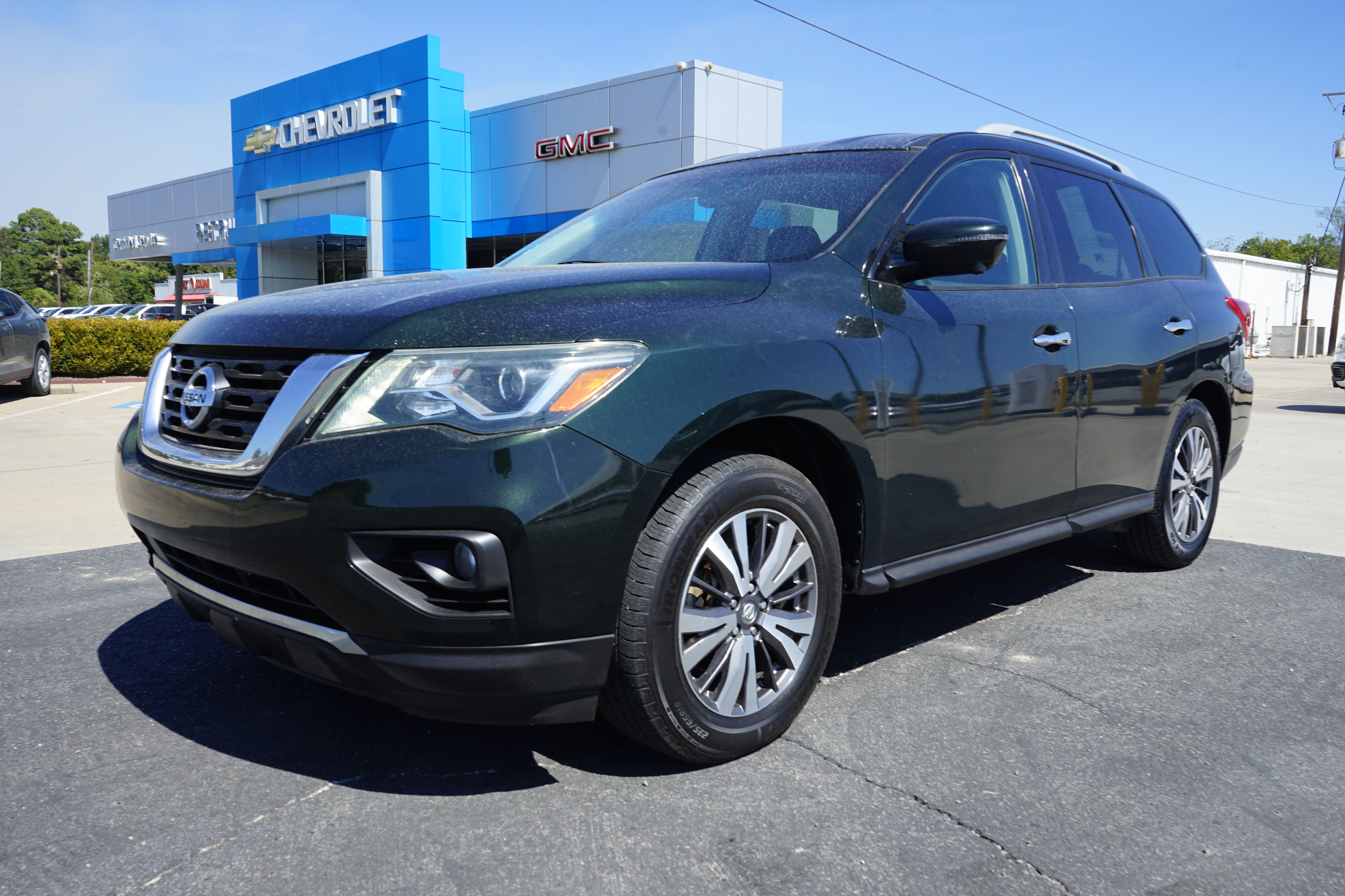 Green 2018 Nissan Pathfinder SUV / Crossover Front-Wheel Drive 