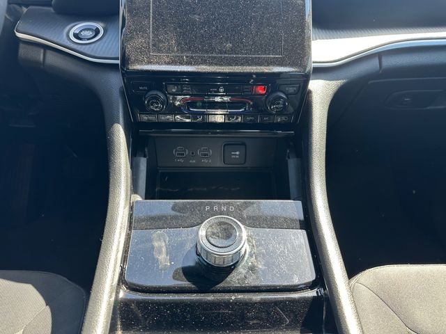 Used 2023 Diamond Black Crystal Pearlcoat Jeep Laredo image 11