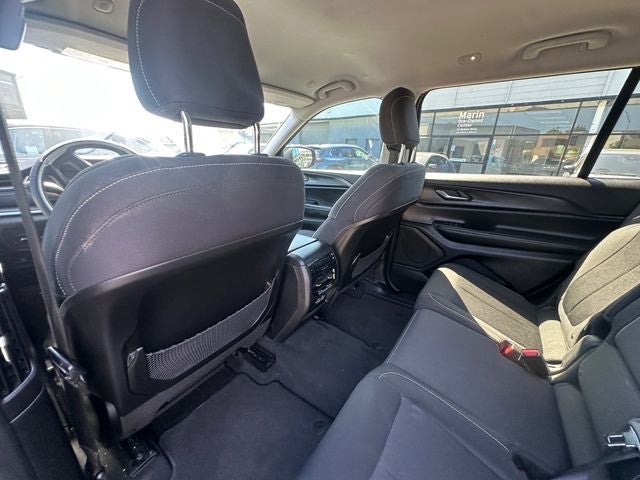 Used 2023 Diamond Black Crystal Pearlcoat Jeep Laredo image 27