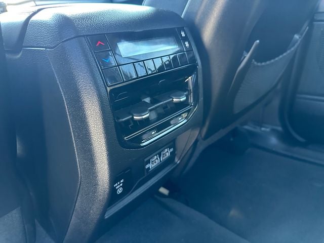 Used 2023 Diamond Black Crystal Pearlcoat Jeep Laredo image 30