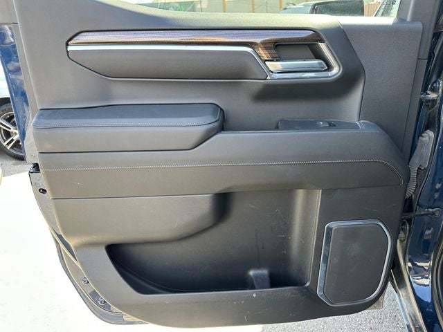 Used 2023 Northsky Blue Metallic Chevrolet LT image 27