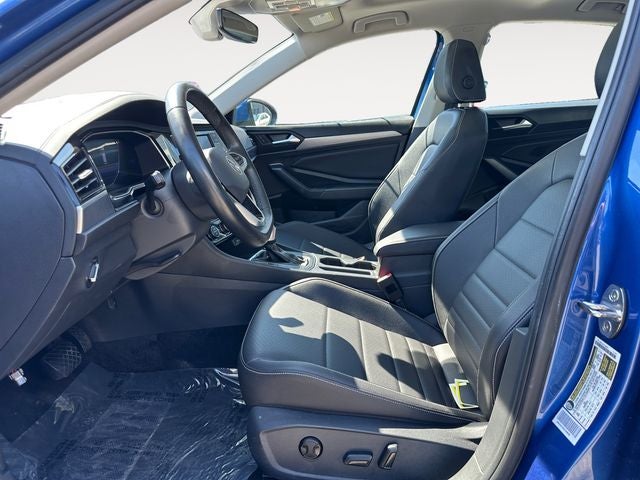 Used 2024 Rising Blue Metallic Volkswagen 1.5T SE image 9