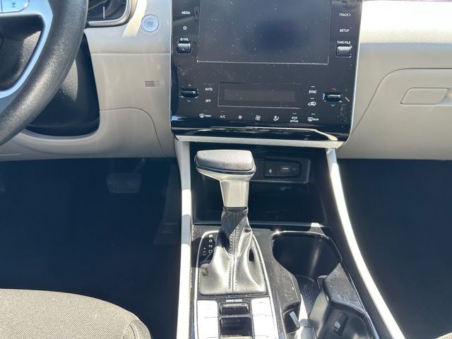Used 2024 Hampton Gray Hyundai SEL image 11