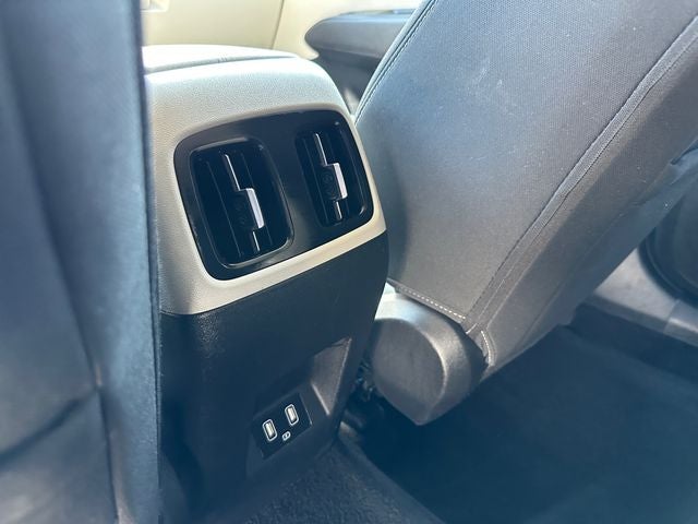 Used 2024 Hampton Gray Hyundai SEL image 31