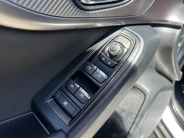 Used 2022 Ice Silver Metallic Subaru Premium image 17
