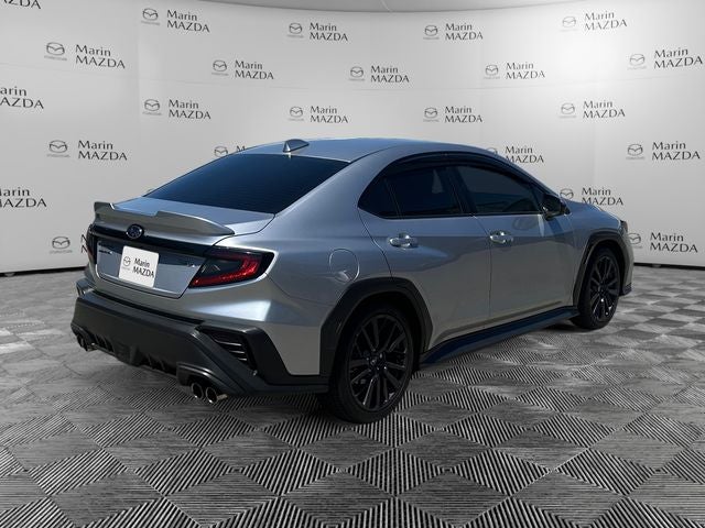 Used 2022 Ice Silver Metallic Subaru Premium image 5