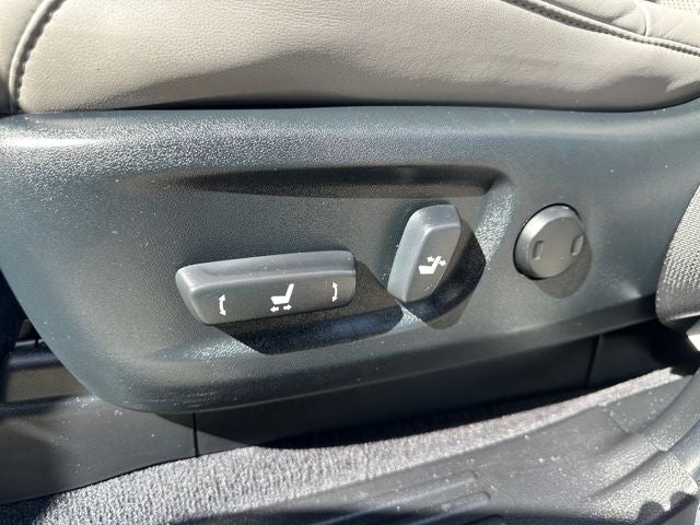 Used 2023 White Pearl Lexus 460 image 19
