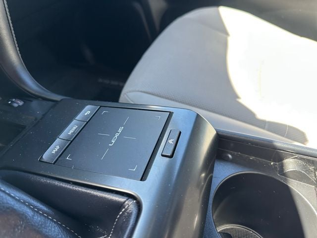 Used 2023 White Pearl Lexus 460 image 24