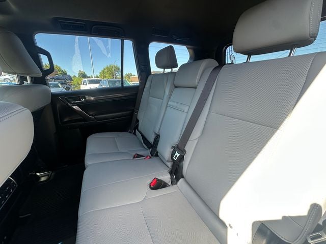 Used 2023 White Pearl Lexus 460 image 32