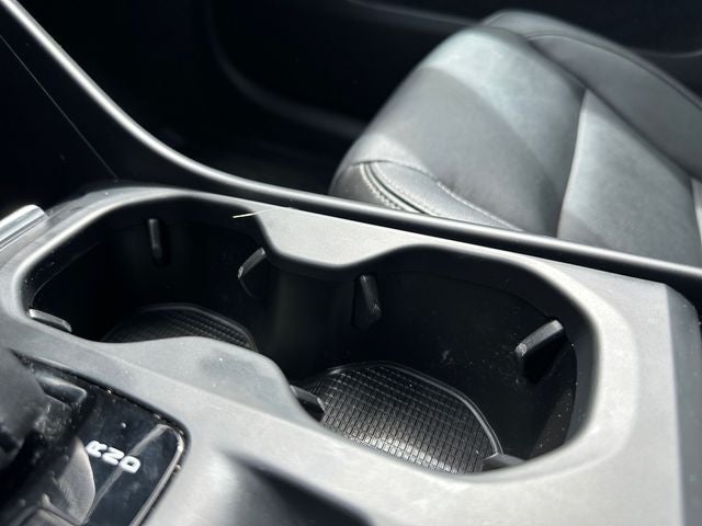 Used 2020 Ice White Volvo Momentum image 21