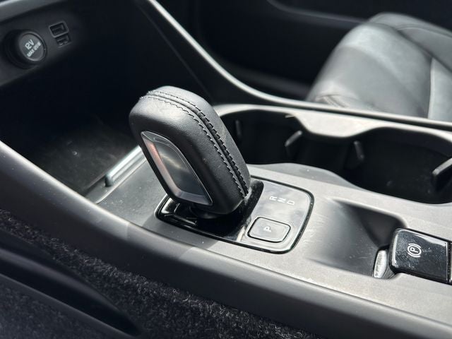 Used 2020 Ice White Volvo Momentum image 23