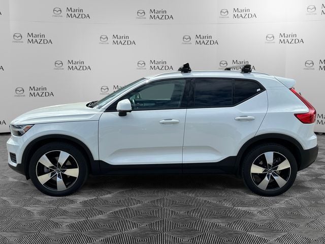 Used 2020 Ice White Volvo Momentum image 2