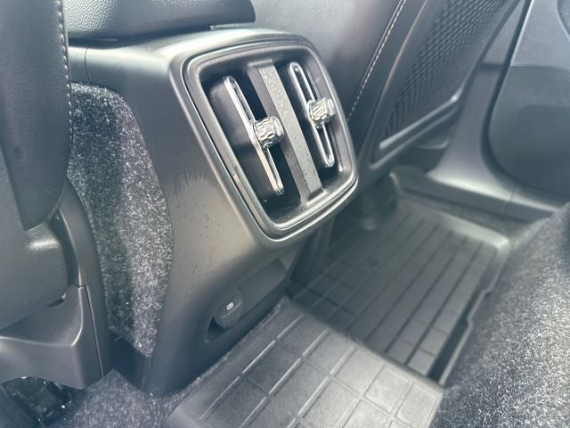 Used 2020 Ice White Volvo Momentum image 32