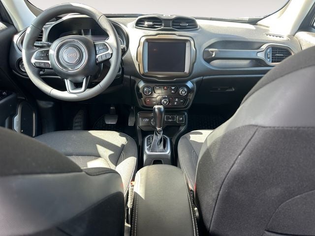 Used 2023 Slate Blue Pearlcoat Jeep Latitude image 10