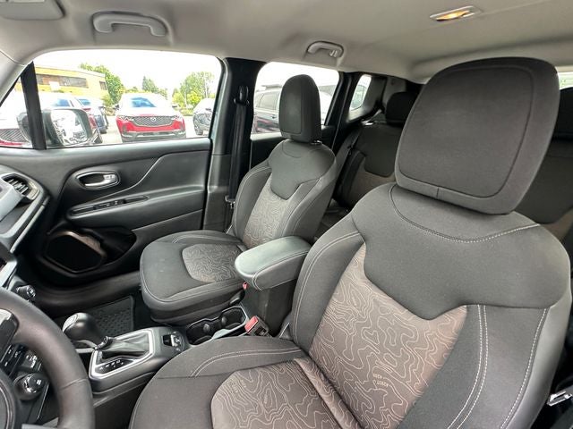 Used 2023 Slate Blue Pearlcoat Jeep Latitude image 28